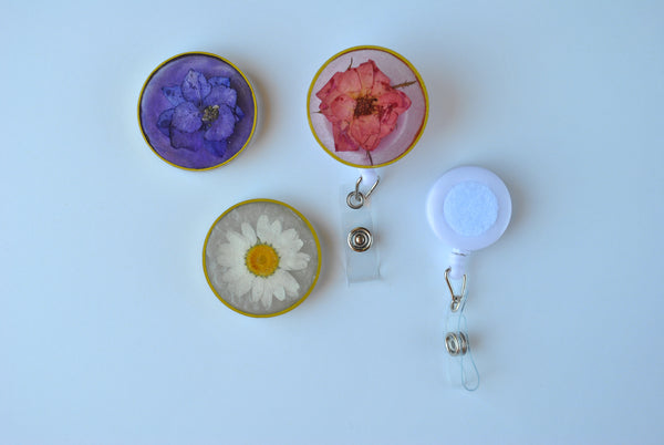 Set of Monochromatic Flower Interchangeable Badge Reel