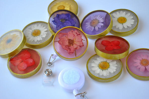 Set of Monochromatic Flower Interchangeable Badge Reel